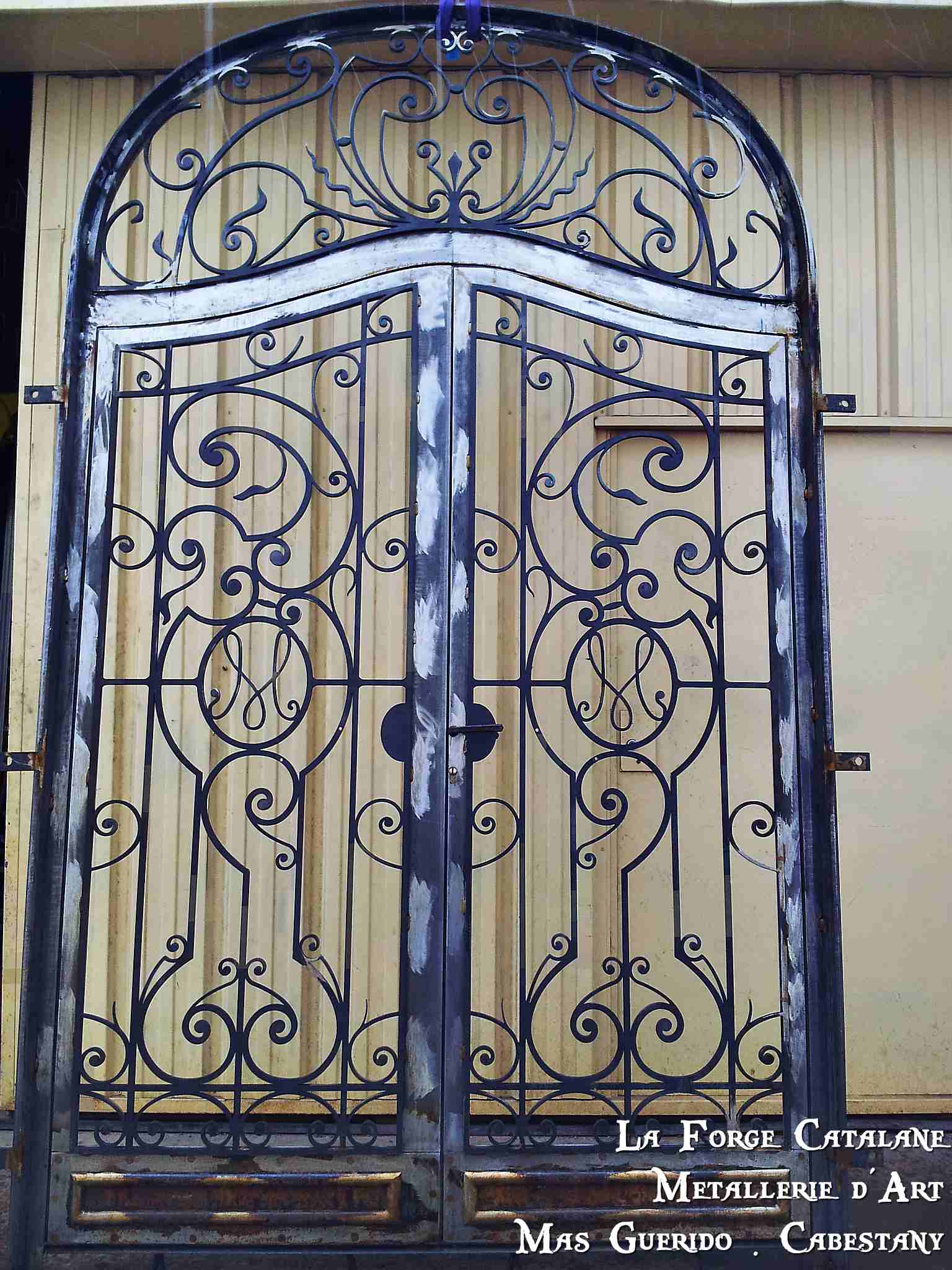 grille articulee hausmanienne decoupe laser preparation vitrage forge catalane.jpg